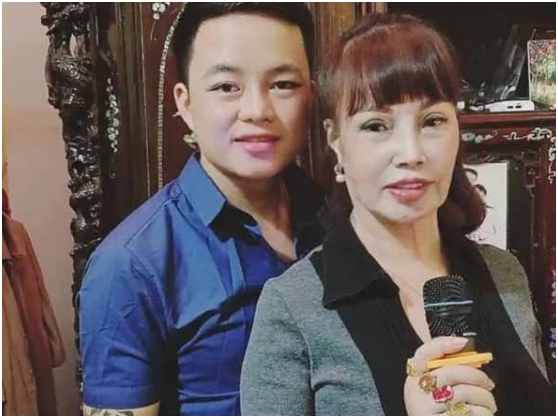 Rõ thái độ của Hoa Cương khi Thu Sao mặc áo cô dâu: Chuẩn bị cưới chồng lần 2, lần này chồng đẹp, chồng trẻ hơn nữa