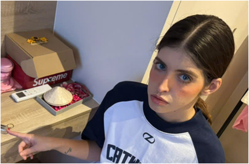 Người mẫu An Tây rủ trợ lý của mình sử dụng m::ai th:ú:y luôn: Không thể chấp nhận nổi