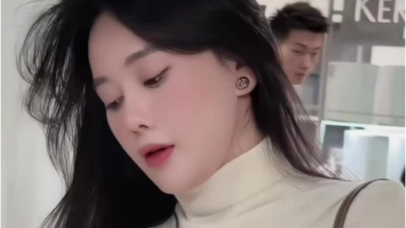 Phương Oanh xuất hiện với ngoại hình xinh đẹp, cuốn hút giữa lùm xùm Shark Bình bị dính thêm tội: “Chị có ý đồ gì đây?”