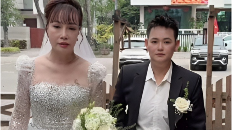 Rõ thái độ của chồng cũ khi thấy cô dâu Thu Sao đám cưới với chồng mới: Không ngờ luôn, bất ngờ quá