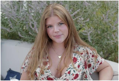 Một cô gái người Anh 19 tuổi hiế::n tạ::ng cứu 3 người Việt Nam: Cảm ơn vì hành động rất đẹp này, quá ý nghĩa