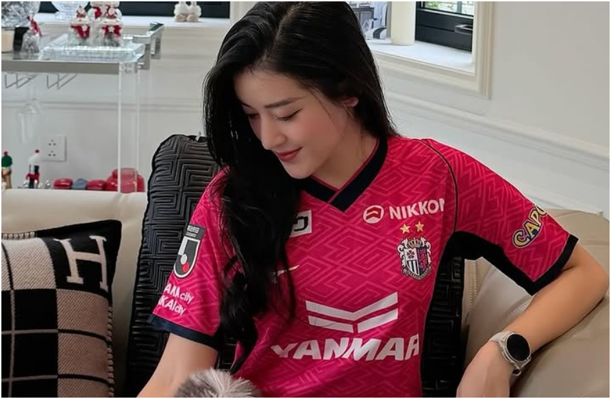 Nhiều người thắc mắc: Giàu như Á hậu Huyền My, tại sao lại phải đi pass đồ, lại còn đồ b:ẩ::n nữa chớ?