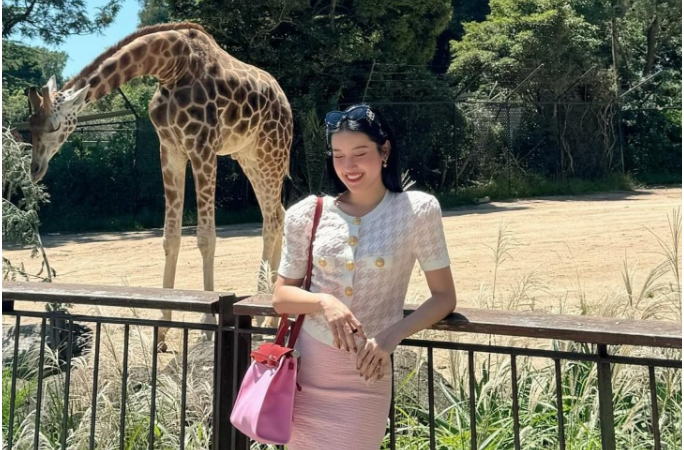 Á hậu Huyền My sở hữu bộ sưu tập giày dép khổ:ng l:ồ, toàn hàng hiệu đắt tiền: Nhiều người thắc mắc chị làm nghề gì mà nhiều tiền thế