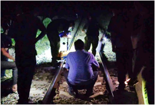 Xác minh danh tính người phụ nữ đi bộ trên đường sắt Bắc – Nam bị tàu hỏa t::ô::ng t:uv::ong: Truy tìm nhân thân