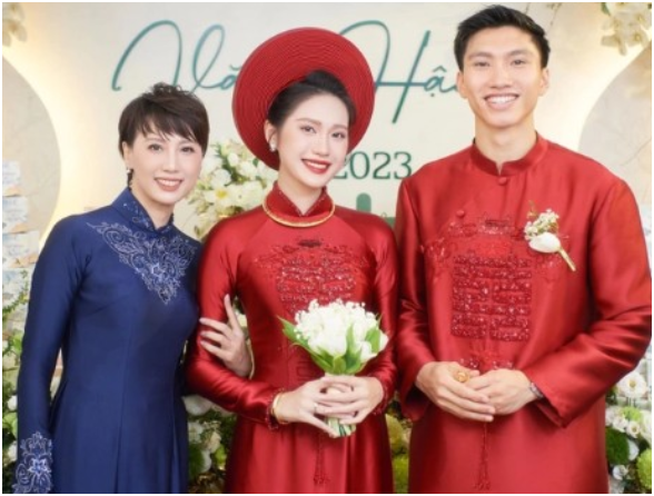 Mẹ vợ Doãn Hải My tiết lộ Đoàn Văn Hậu đã từng bị bắt phải đứng ngoài 20: Không cho vào nhà, nghe tới đây ai cũng s:ố/c