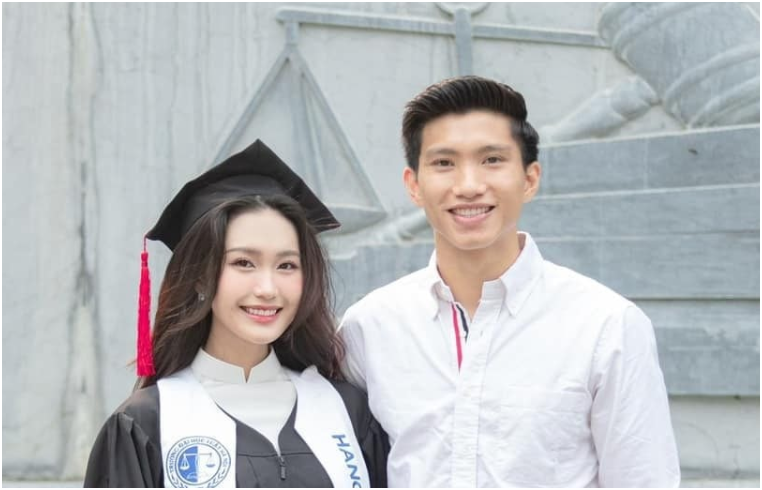 Rõ phản ứng của Đoàn Văn Hậu trước tin đồn anh nhắn tin với gái lạ: Qua mặt Doãn Hải My và cả nhà vợ