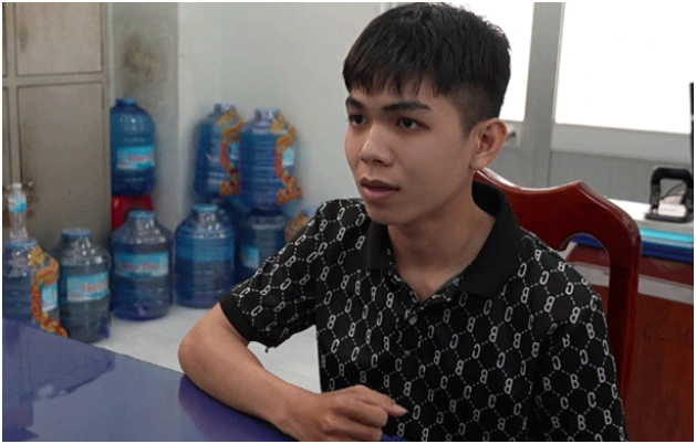 Người đàn ông bị sa:tha:i vì liên tục khoe tiền bạc và vàng lên MXH: “Trở thành mục tiêu của 2 đối tượng cư:ớ:p tài sản”