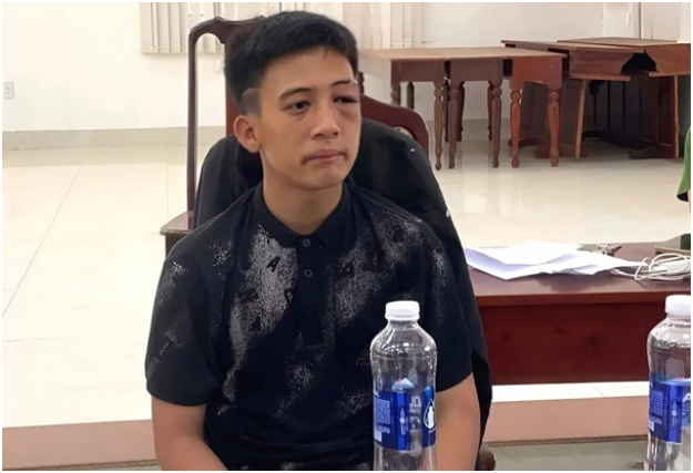 Rõ lời khai của 2 thanh niên trộm xe ô tô, dù rằng chưa có bằng lái: Gây t:ai nạ:n, sợ quá nên trèo lên cây trốn