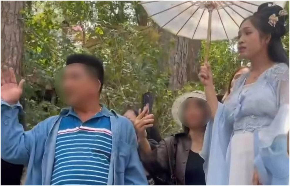 Cô Long lên tiếng xin lỗi, bất ngờ nhận sai thuộc về mình: “Hứa sẽ tiếp khách chu đáo hơn”