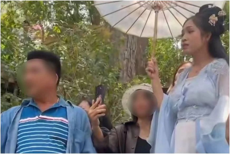 Cô Long lên tiếng: “Em gặp hàng nghìn khách rồi, chưa bao giờ thấy có 1 vị khách như thế này luôn đó”