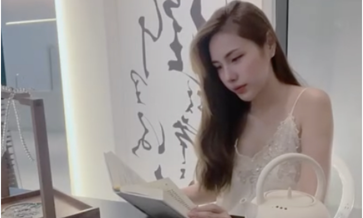 Ca sĩ Thủy Tiên cuối cùng cũng lên tiếng: ‘Tuyên bố muốn sống bình yên trong căn biệt thự trắng’