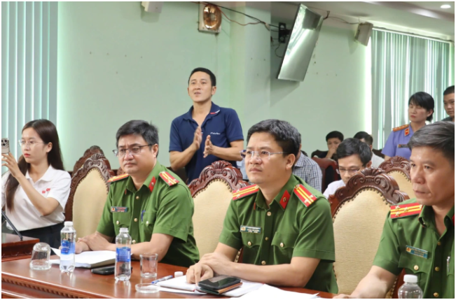 Tước danh hiệu Công an nhân dân Thiếu tá CSGT liên quan vụ nam sinh t:uvo*g