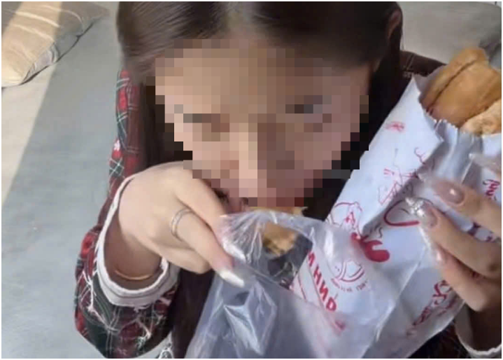 Nữ tóp tóp xin lỗi vụ ch:ê bánh mì: Hứa sẽ không tái phạm, mong được trao cơ hội sửa sai