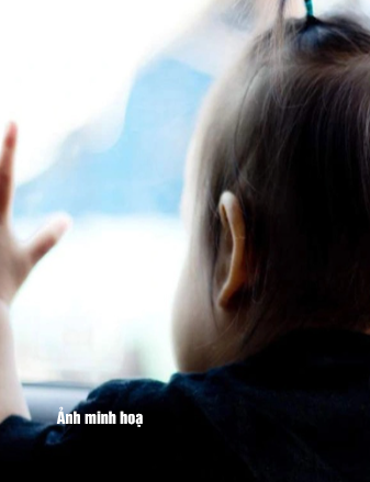 Bé gái 2 tuổi tử vong sau 5 tiếng bị bỏ quên trên ô tô: Người bố có thể đối mặt mức xử lý nào? Luật sư phân tích “căng”!