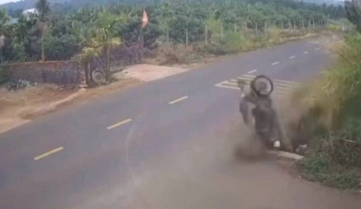 Đình chỉ thiếu tá CSGT để điều tra vụ tai nạn khiến nam sinh lớp 12 tử vong: Diễn biến mới khiến dư luận đặc biệt quan tâm!