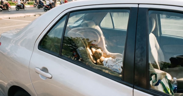 Đau lòng: Bé gái 2 tuổi ra đi mãi mãi sau khi bị bố bỏ quên trên ô tô giữa trời nắng – Nguyên nhân phía sau khiến dư luận phẫn nộ