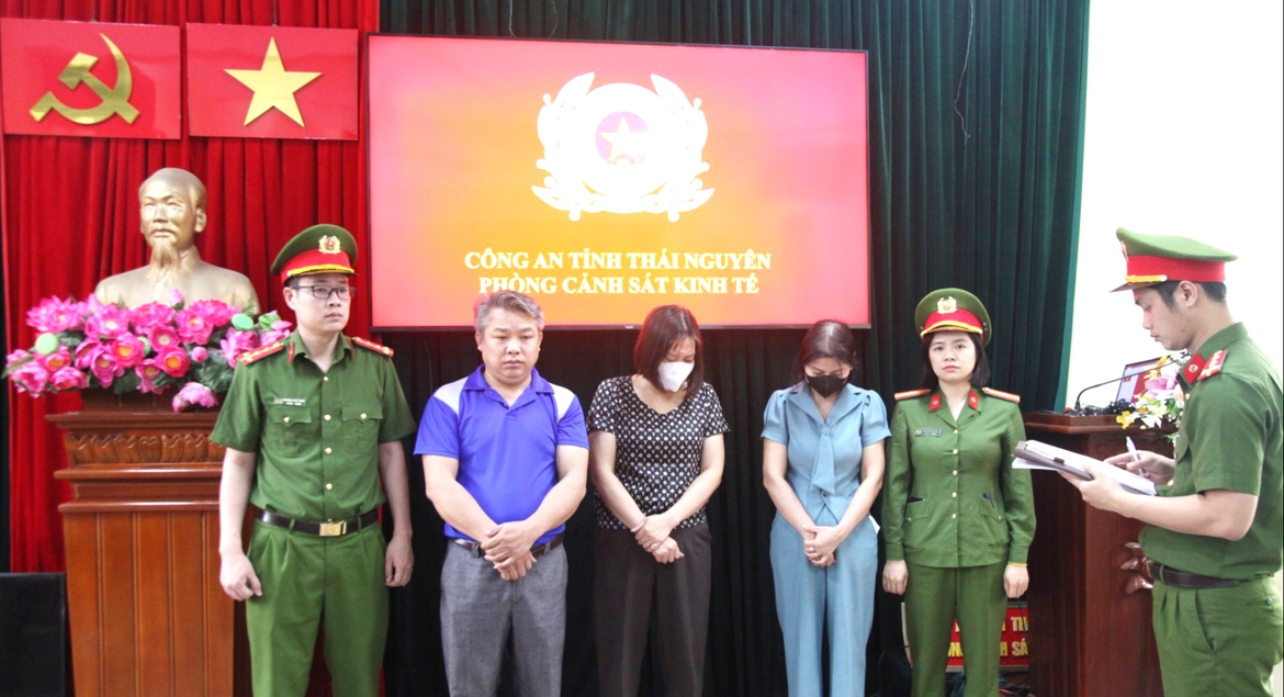 Rồi xong: Bắt tạm giam ông chú “Tôi vốn là người kĩ tính” cùng 2 hiệu trưởng mầm non cho “tuồn” thịt nhiễm bệnh vào trường học tại Thái Nguyên