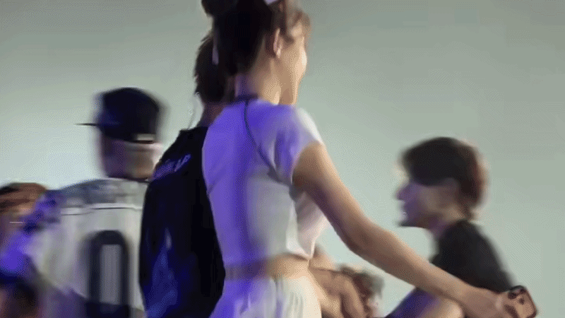 Quân A.P lần đầu công khai bạn gái 14 năm trên sân khấu: Nắm tay đầy ngọt ngào, visual đàng gái khiến dân mạng trầm trồ!