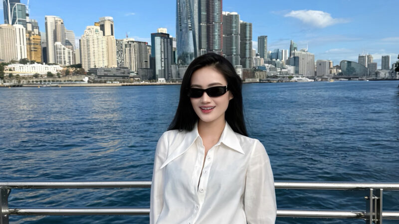 Huỳnh Trần Ý Nhi lộ diện tại Úc với diện mạo khác lạ: Nhan sắc và thần thái “thăng hạng” rõ rệt sau khi kết thúc nhiệm kỳ!