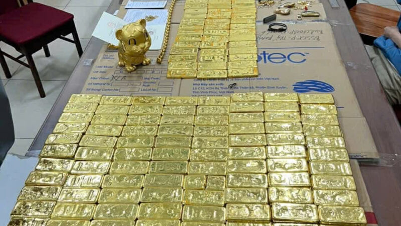 Choáng: Khám xét căn hộ cao cấp bạn gái Mr Pips – Thu giữ 214 miếng vàng cùng “núi” tiền mặt, ngoại tệ gây sốc!