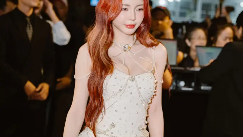 Mỹ nhân Việt từng được ví như Đàm Tùng Vận giờ lộ gương mặt “đơ cứng” khó nhận ra, dân mạng đồng loạt kêu cứu: Càng sửa càng biến dạng!