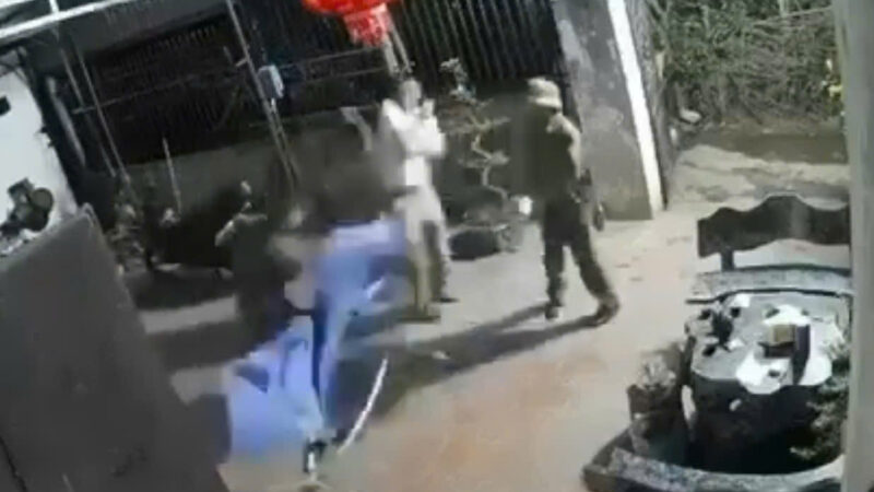 Đến nhà mời dân lên giải quyết mâu thuẫn, trưởng thôn bị đâm tử vong thương tâm: Người thân chứng kiến không khỏi bàng hoàng!